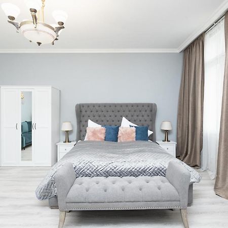 Luxury Central 150M2 Apartment On Wencelas Square With Private Garage Πράγα Εξωτερικό φωτογραφία