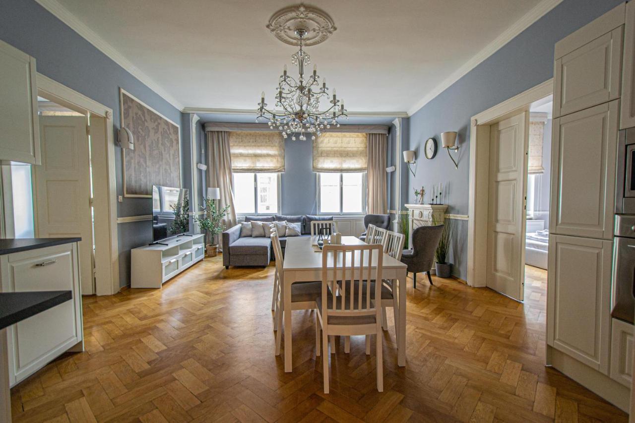 Luxury Central 150M2 Apartment On Wencelas Square With Private Garage Πράγα Εξωτερικό φωτογραφία
