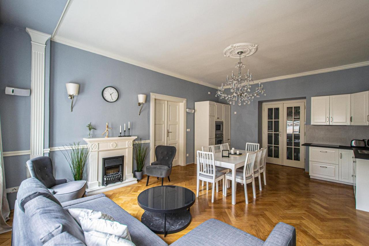 Luxury Central 150M2 Apartment On Wencelas Square With Private Garage Πράγα Εξωτερικό φωτογραφία