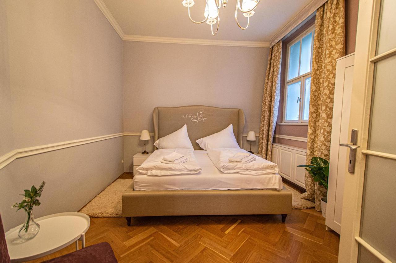 Luxury Central 150M2 Apartment On Wencelas Square With Private Garage Πράγα Εξωτερικό φωτογραφία