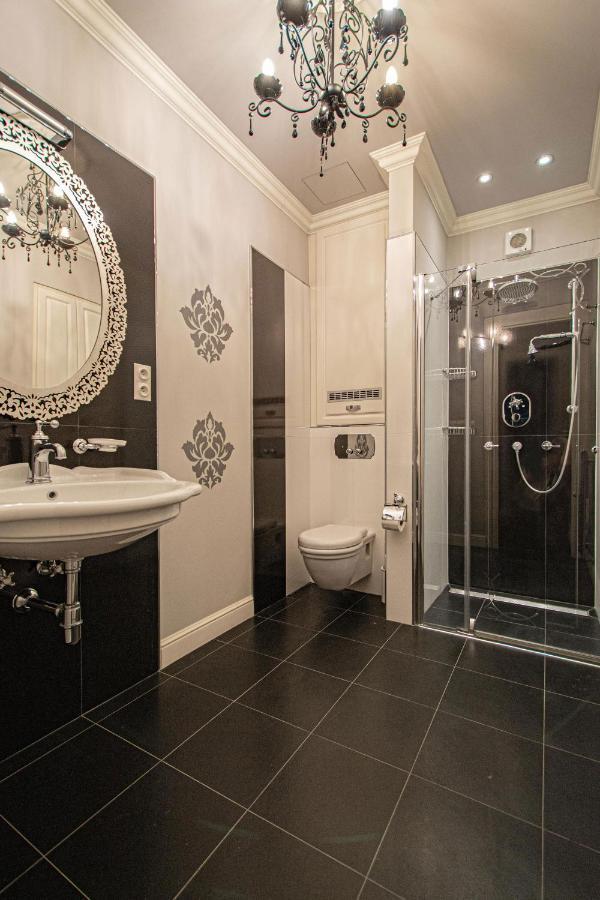 Luxury Central 150M2 Apartment On Wencelas Square With Private Garage Πράγα Εξωτερικό φωτογραφία