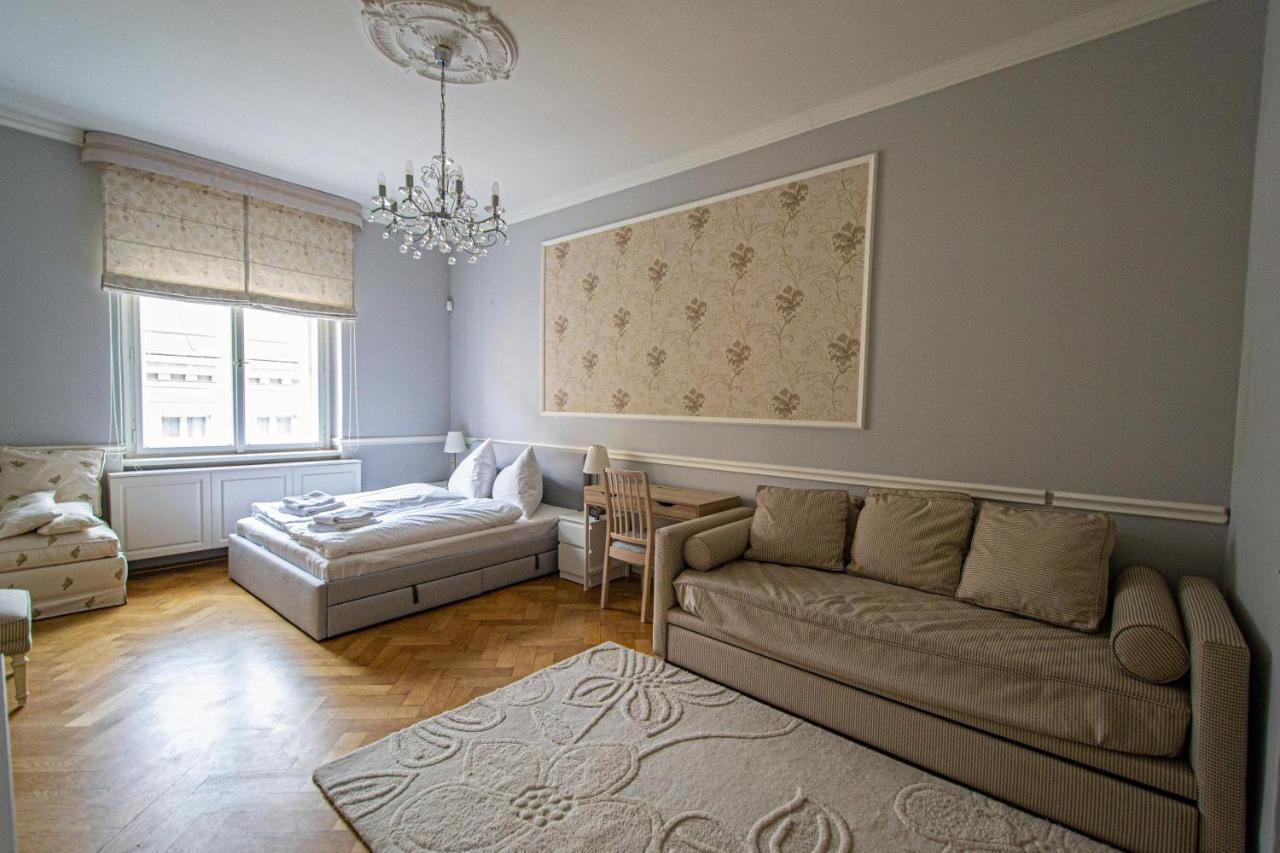 Luxury Central 150M2 Apartment On Wencelas Square With Private Garage Πράγα Εξωτερικό φωτογραφία