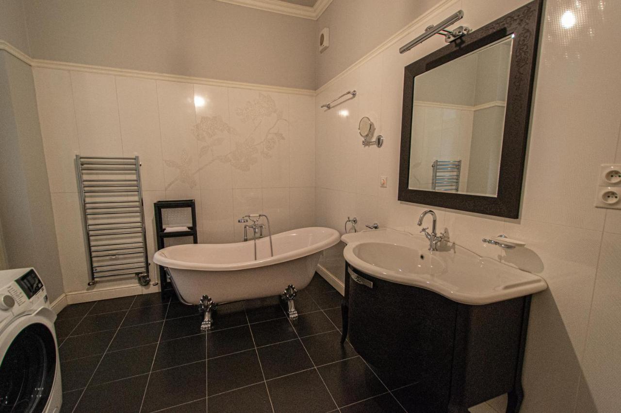 Luxury Central 150M2 Apartment On Wencelas Square With Private Garage Πράγα Εξωτερικό φωτογραφία