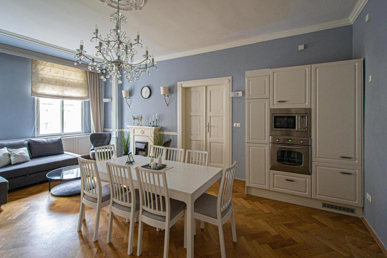 Luxury Central 150M2 Apartment On Wencelas Square With Private Garage Πράγα Εξωτερικό φωτογραφία