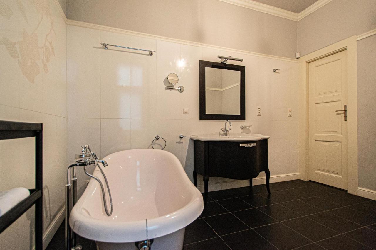 Luxury Central 150M2 Apartment On Wencelas Square With Private Garage Πράγα Εξωτερικό φωτογραφία