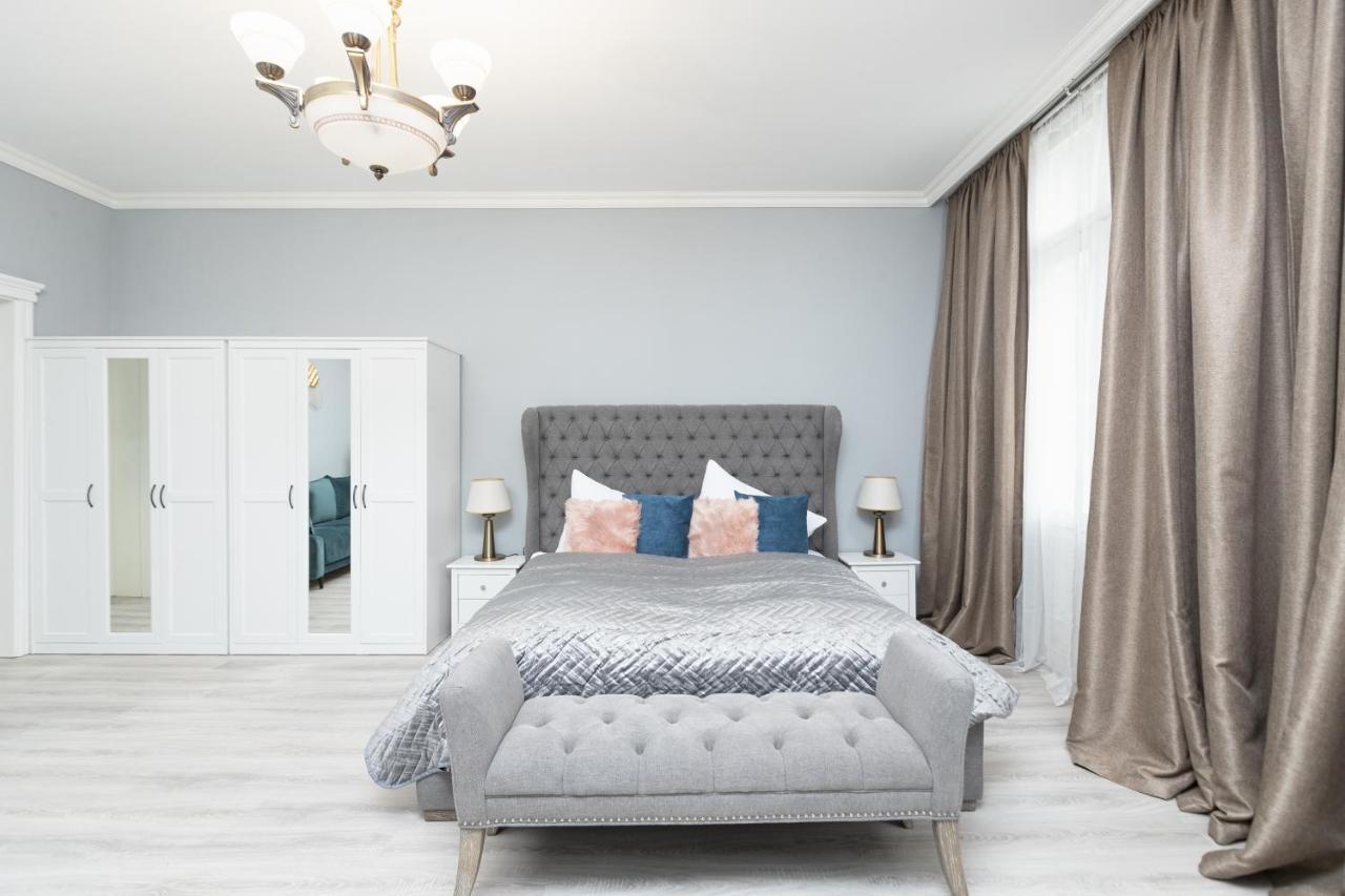 Luxury Central 150M2 Apartment On Wencelas Square With Private Garage Πράγα Εξωτερικό φωτογραφία