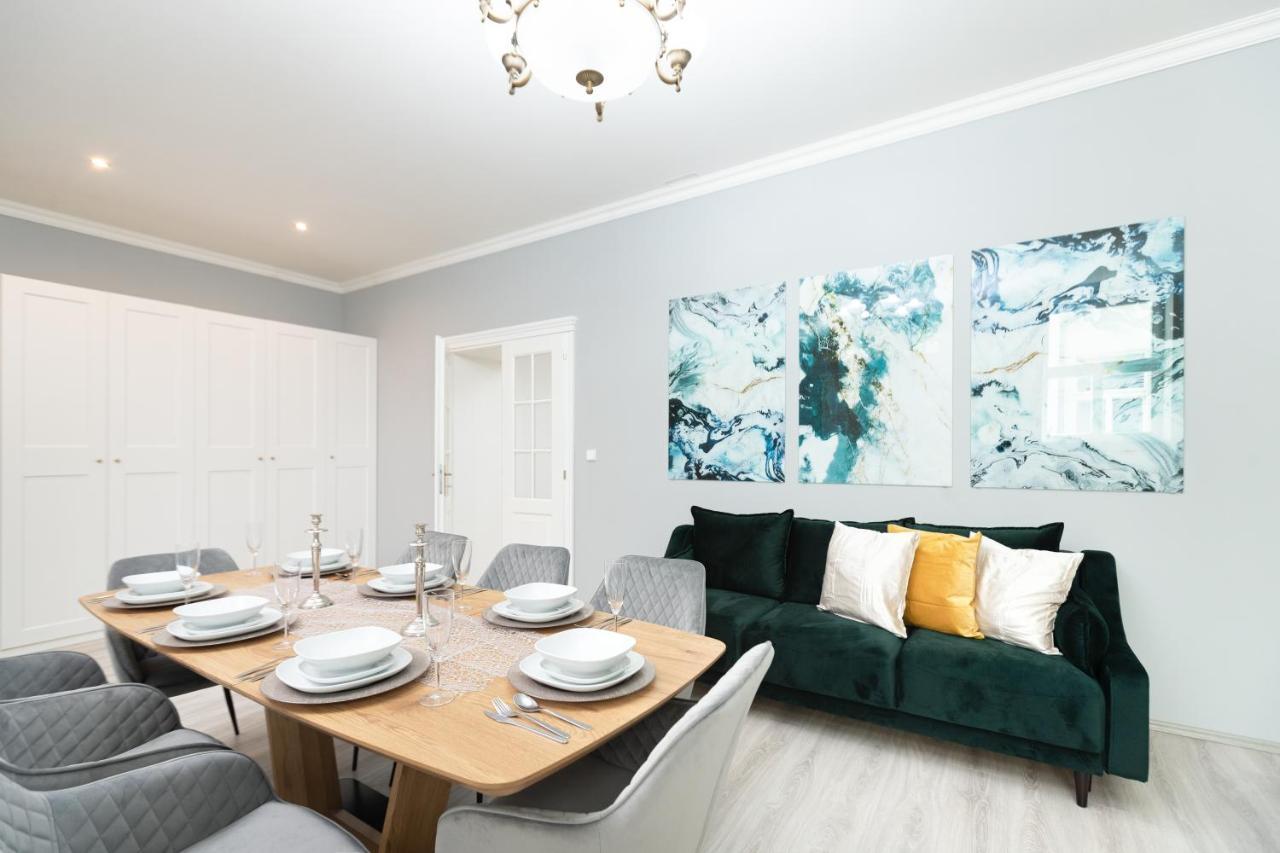 Luxury Central 150M2 Apartment On Wencelas Square With Private Garage Πράγα Εξωτερικό φωτογραφία