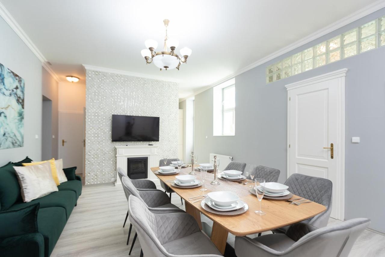 Luxury Central 150M2 Apartment On Wencelas Square With Private Garage Πράγα Εξωτερικό φωτογραφία