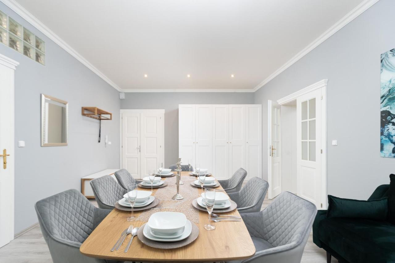 Luxury Central 150M2 Apartment On Wencelas Square With Private Garage Πράγα Εξωτερικό φωτογραφία